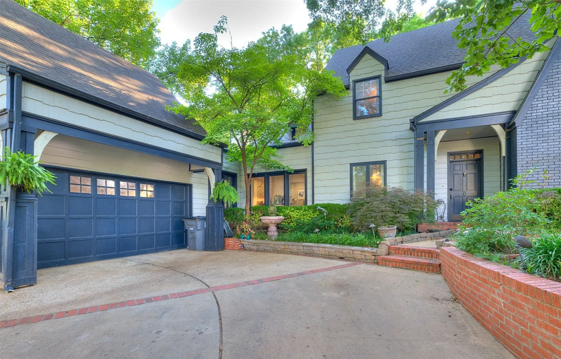 Know When It’s Time to Call a Garage Door Professional